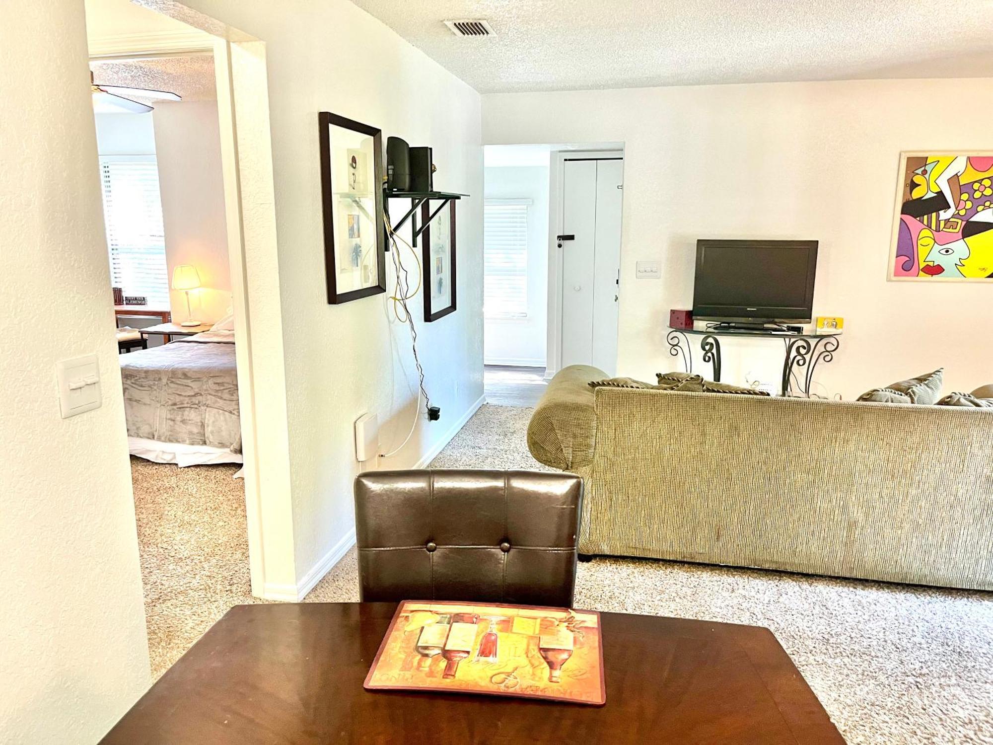 Daytona 2 Bed Apartment 10 Minutes To Beach With Balcony Порт-Ориндж Экстерьер фото
